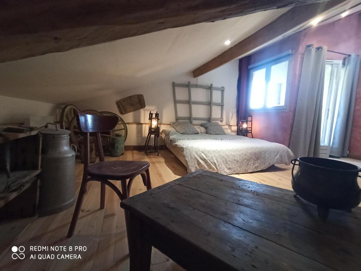 Готель Le Moulin De Chamambard Saint-Denis-les-Bourg Екстер'єр фото